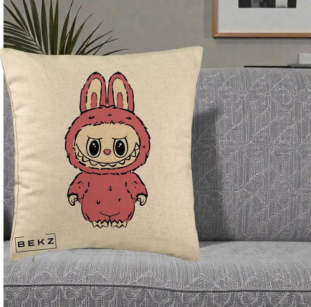 Perna Personalizata Labubu Roz Solo, 40x40 cm, Bej, Husa Detasabila, Perna Inclusa, BEKZ®