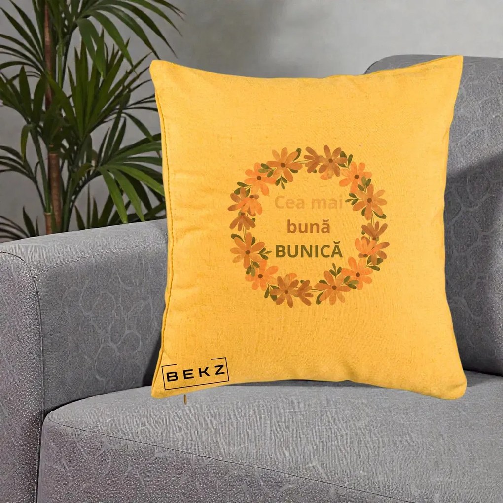 Cadou pentru Bunica - Perna Personalizata Cea Mai Buna Bunica Coronita Flori Roz, 40x40 cm, Galben, Husa Detasabila, Perna Inclusa, BEKZ®