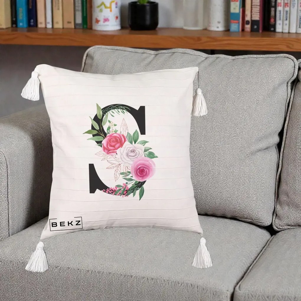 Cadou Personalizat - Perna Personalizata Monograma Florala Litera S, 40x40 cm, Bej cu Franjuri, Husa Detasabila, Perna Inclusa, BEKZ®