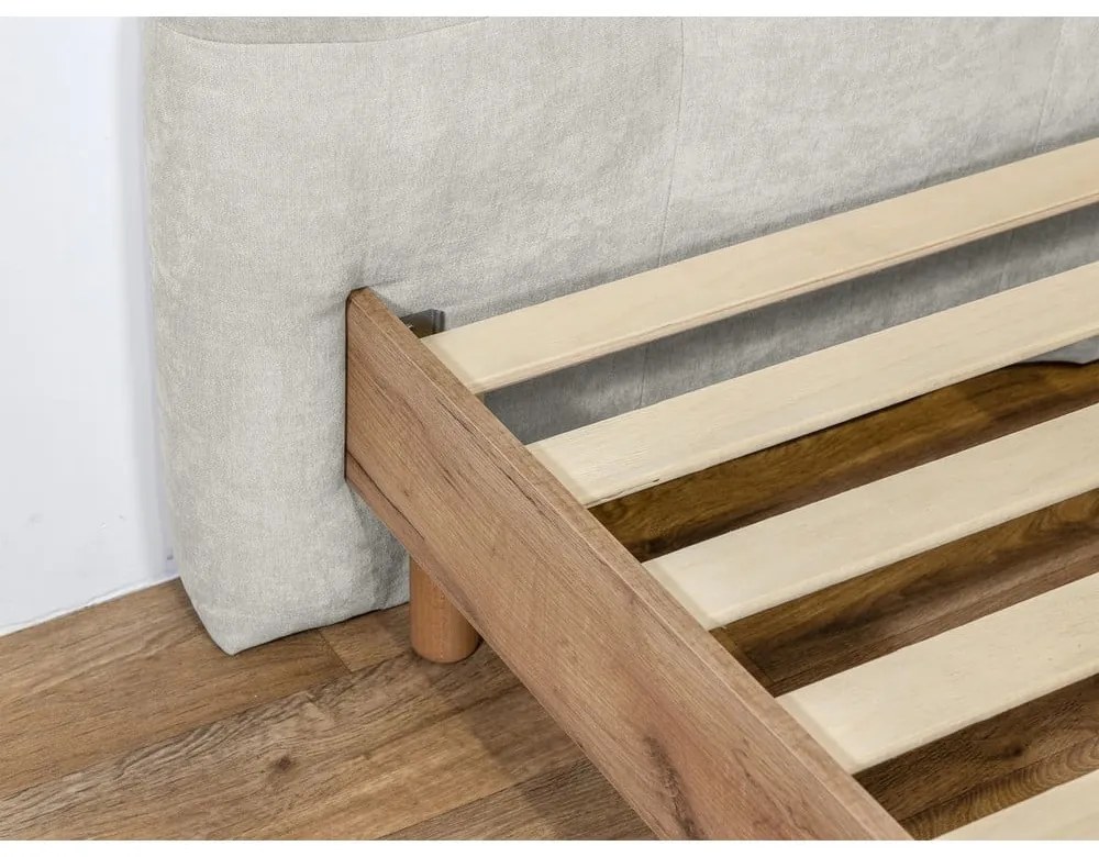 Pat matrimonial gri deschis tapițat cu somieră 180x200 cm Kumo – Bobochic Paris