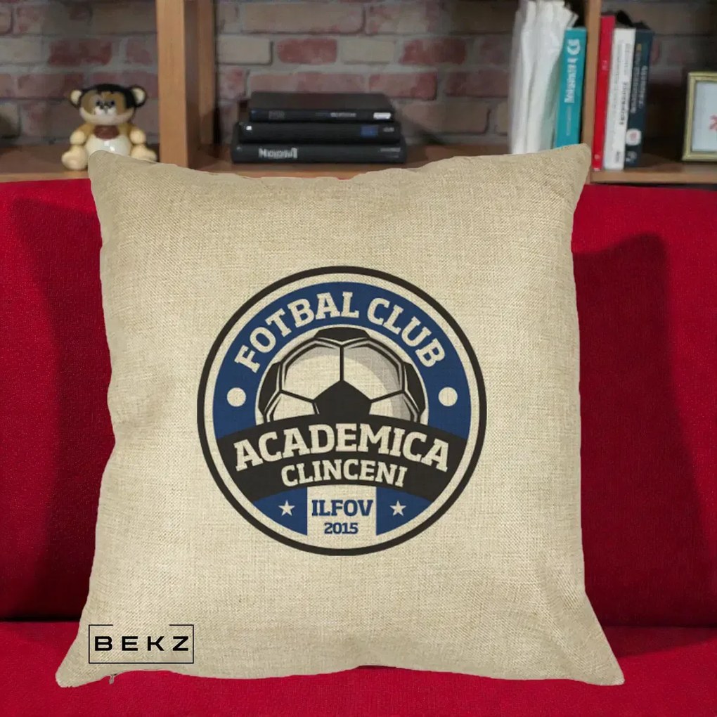 Perna Personalizata Academica Clinceni Fotbal Club, 40x40 cm, Crem, Husa Detasabila, Perna Inclusa, BEKZ®