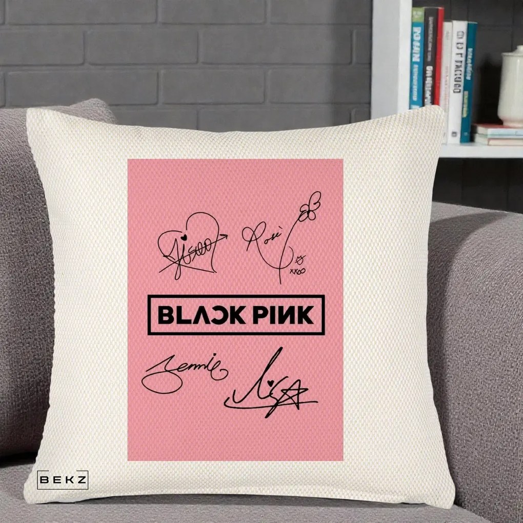 Perna Personalizata K-pop BLACKPINK Semnaturi Roz, 40x40 cm, Crem Reliefat, Husa Detasabila, Perna Inclusa, BEKZ®