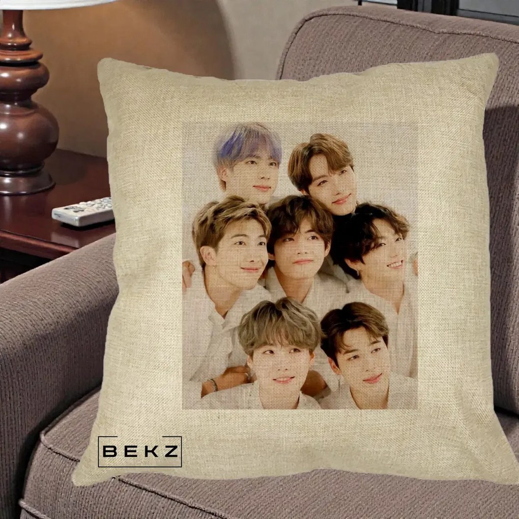 Perna Personalizata K-pop BTS Foto Grup Fete Albe, 40x40 cm, Crem, Husa Detasabila, Perna Inclusa, BEKZ®