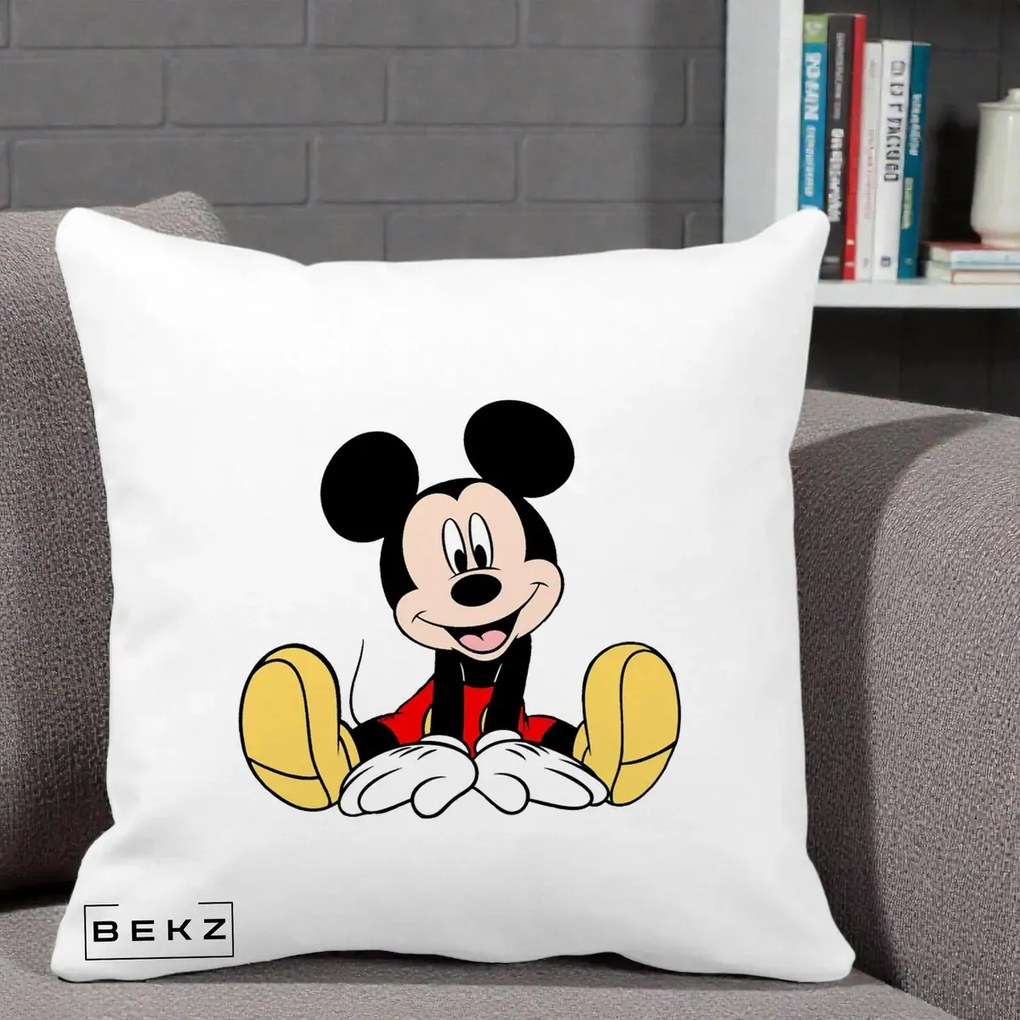 Perna Personalizata Mickey Mouse Relaxat, 40x40 cm, Alba Mata, Husa Detasabila, Perna Inclusa, BEKZ®