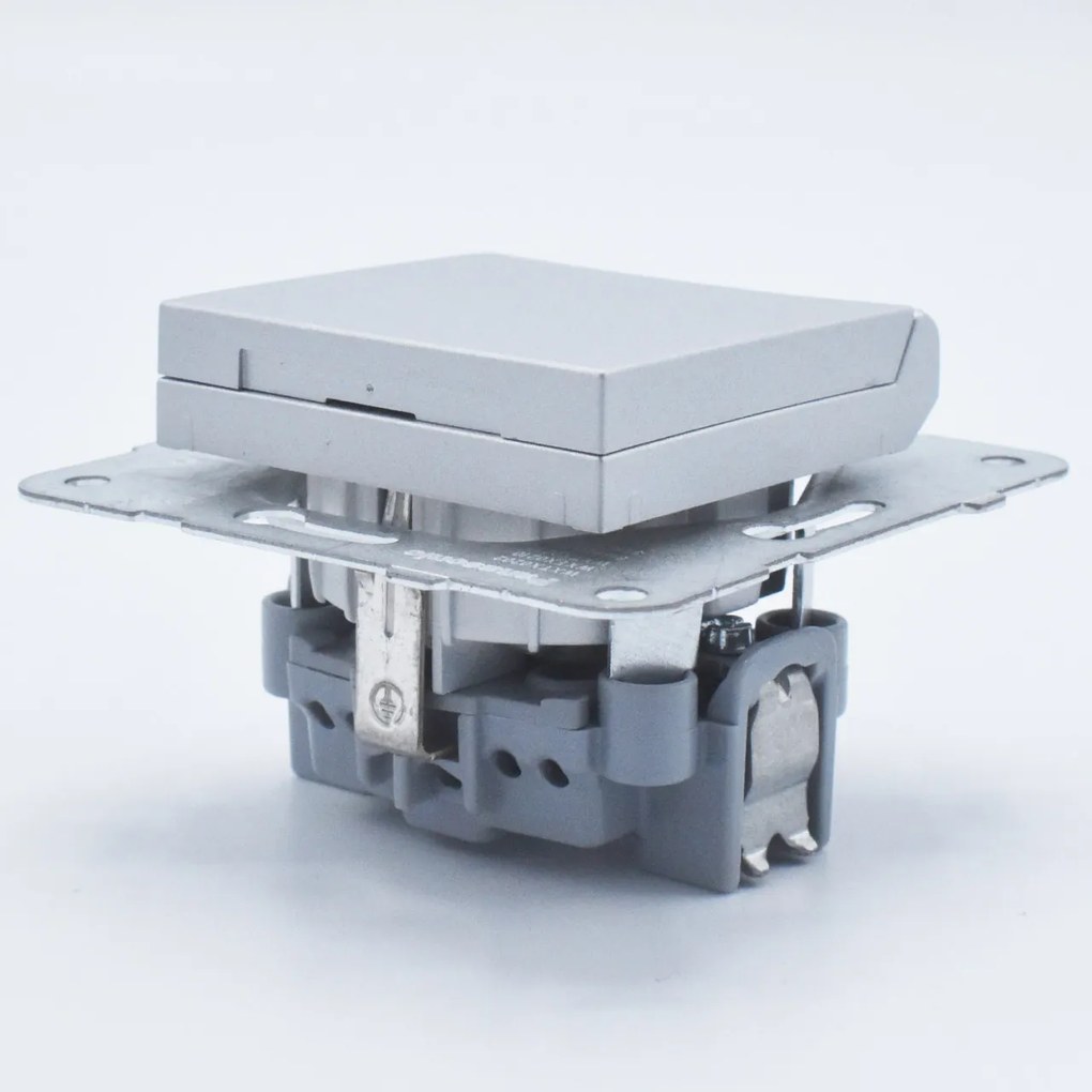 Priza simpla cu capac, 16A, protectie copii, IP20, Argintiu, Panasonic Arkedia Slim / Karre Plus