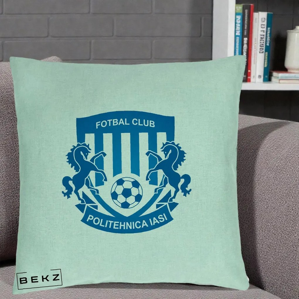Perna Personalizata FC Politehnica Iasi Fotbal, 40x40 cm, Verde Menta, Husa Detasabila, Perna Inclusa, BEKZ®