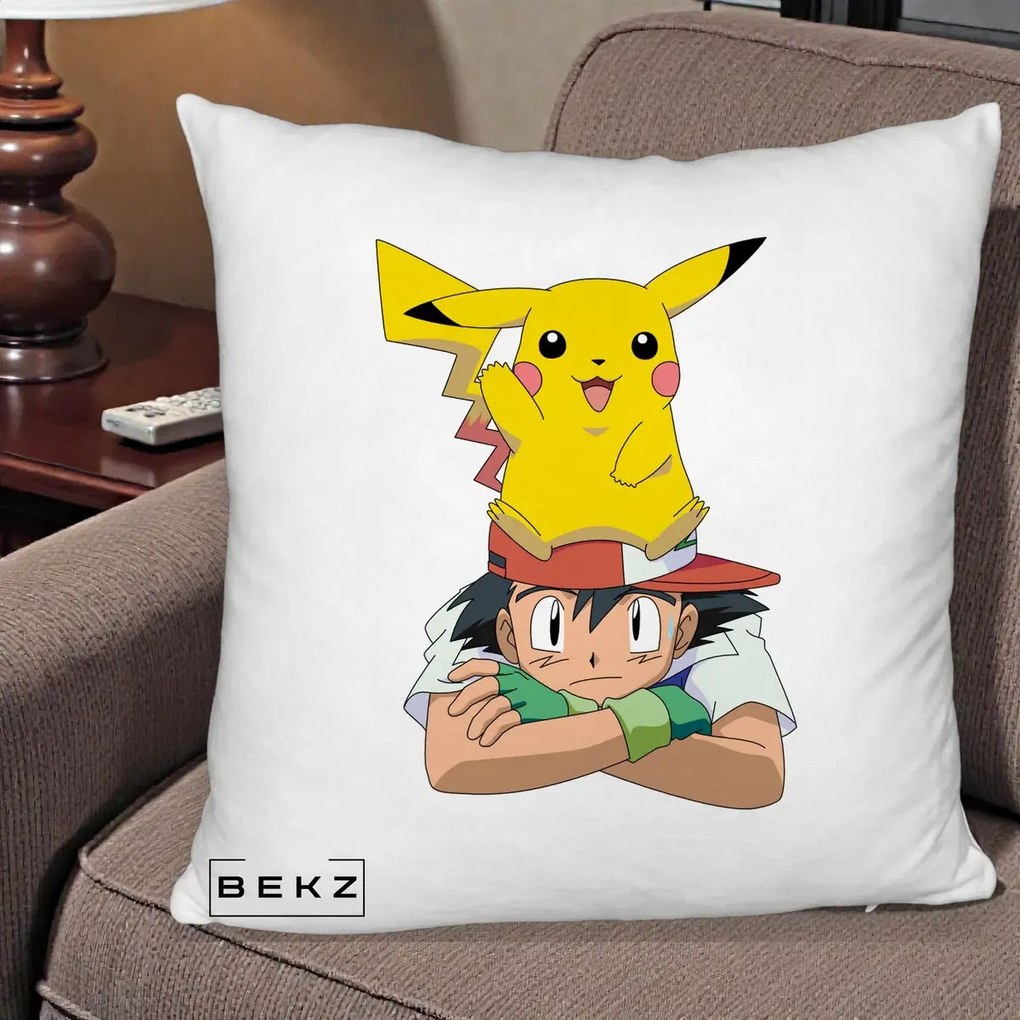 Perna Personalizata Ash si Pikachu, 40x40 cm, Alb Pufos, Husa Detasabila, Perna Inclusa, BEKZ®