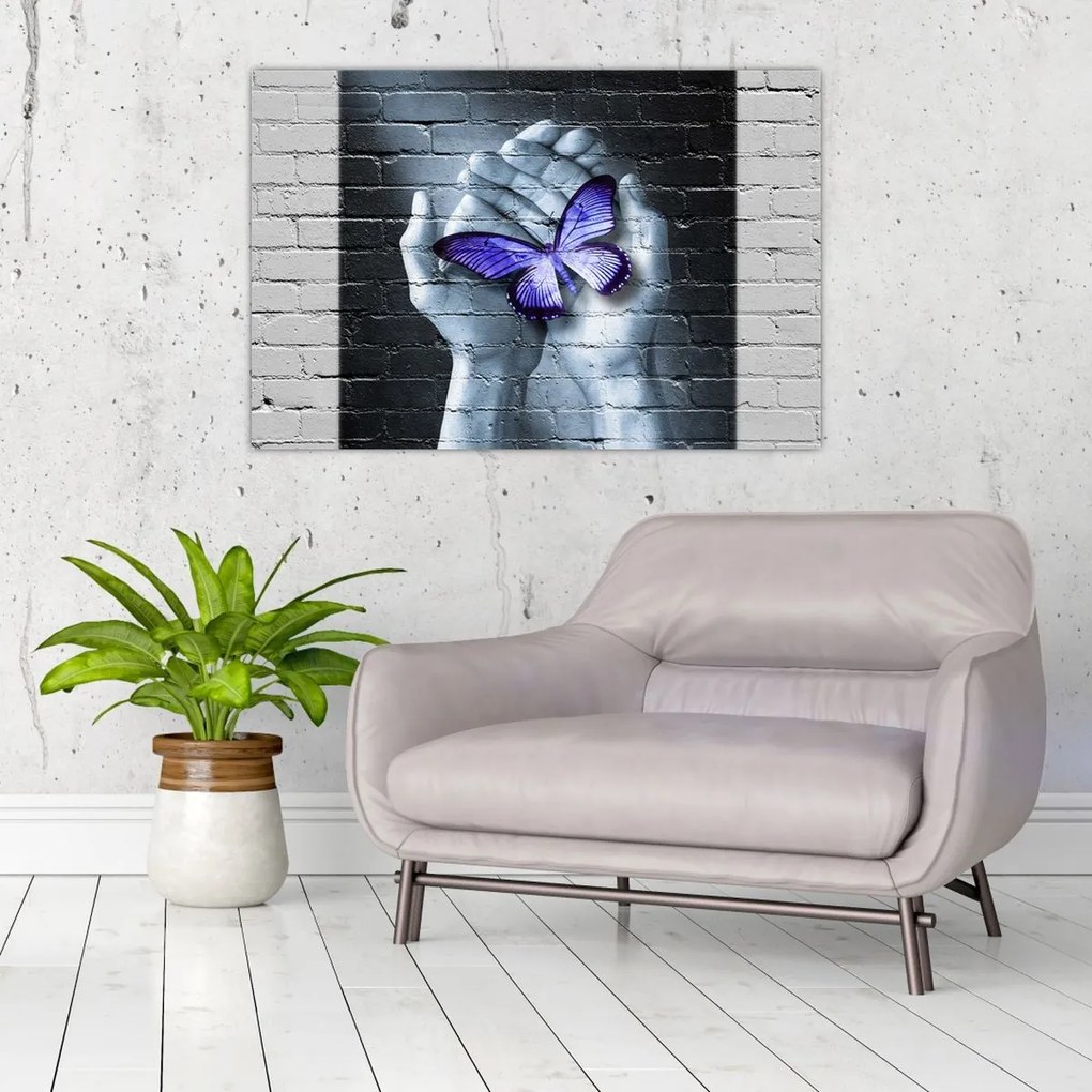 Tablou - Fluture violet pe perete (90x60 cm)