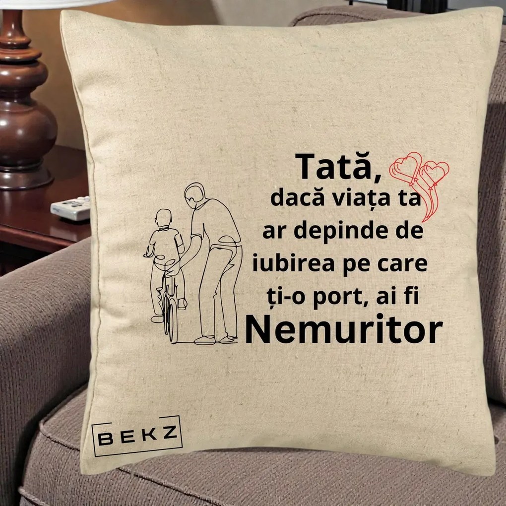 Cadou pentru Tata - Perna Personalizata Tata Nemuritor Bicicleta, 40x40 cm, Bej, Husa Detasabila, Perna Inclusa, BEKZ®