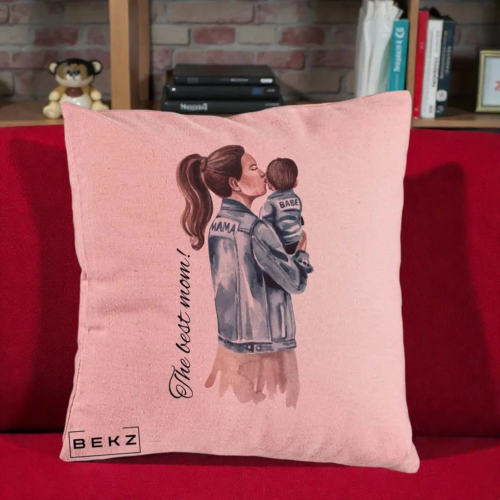 Cadou pentru Mama - Perna Personalizata The Best Mom Jachete, 40x40 cm, Roz, Husa Detasabila, Perna Inclusa, BEKZ®