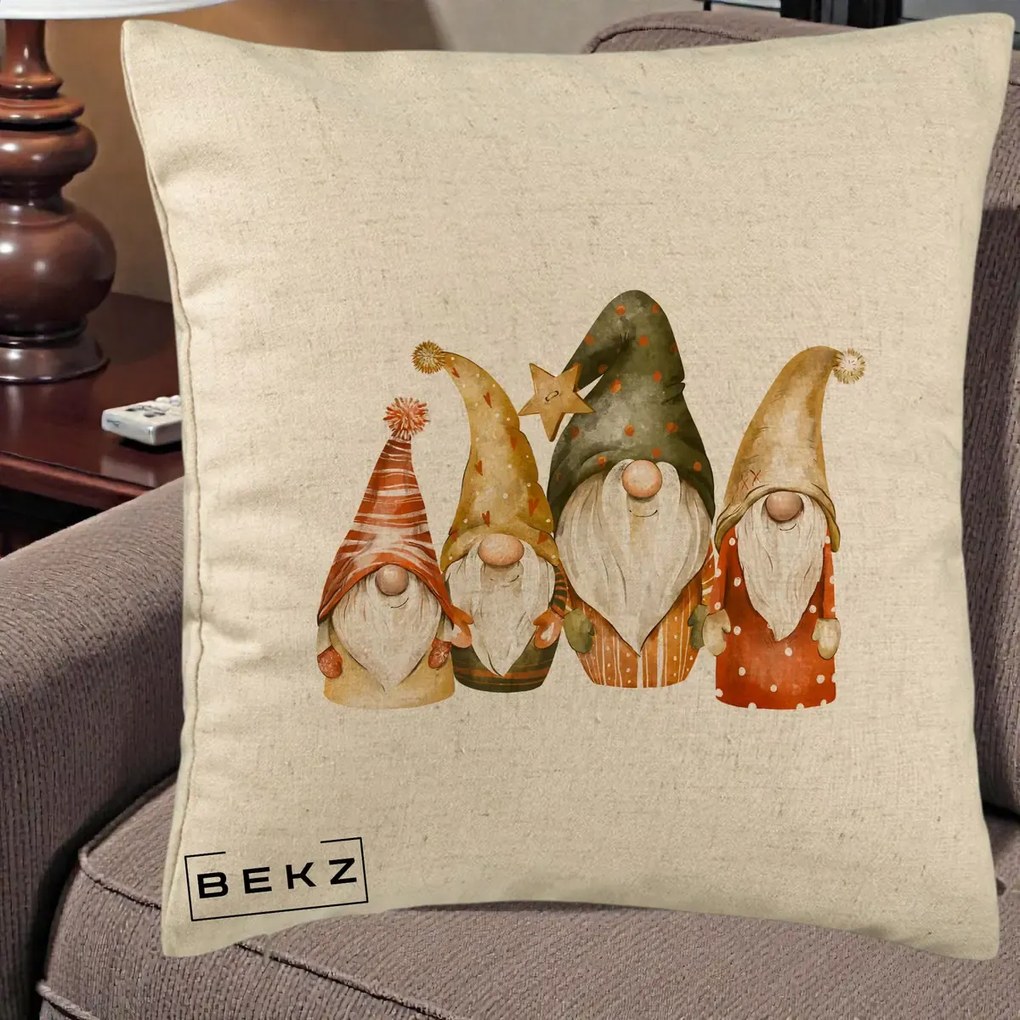 Perna Decorativa Gnomi de Craciun Patru, 40x40 cm, Bej, Husa Detasabila, Perna Inclusa, BEKZ®