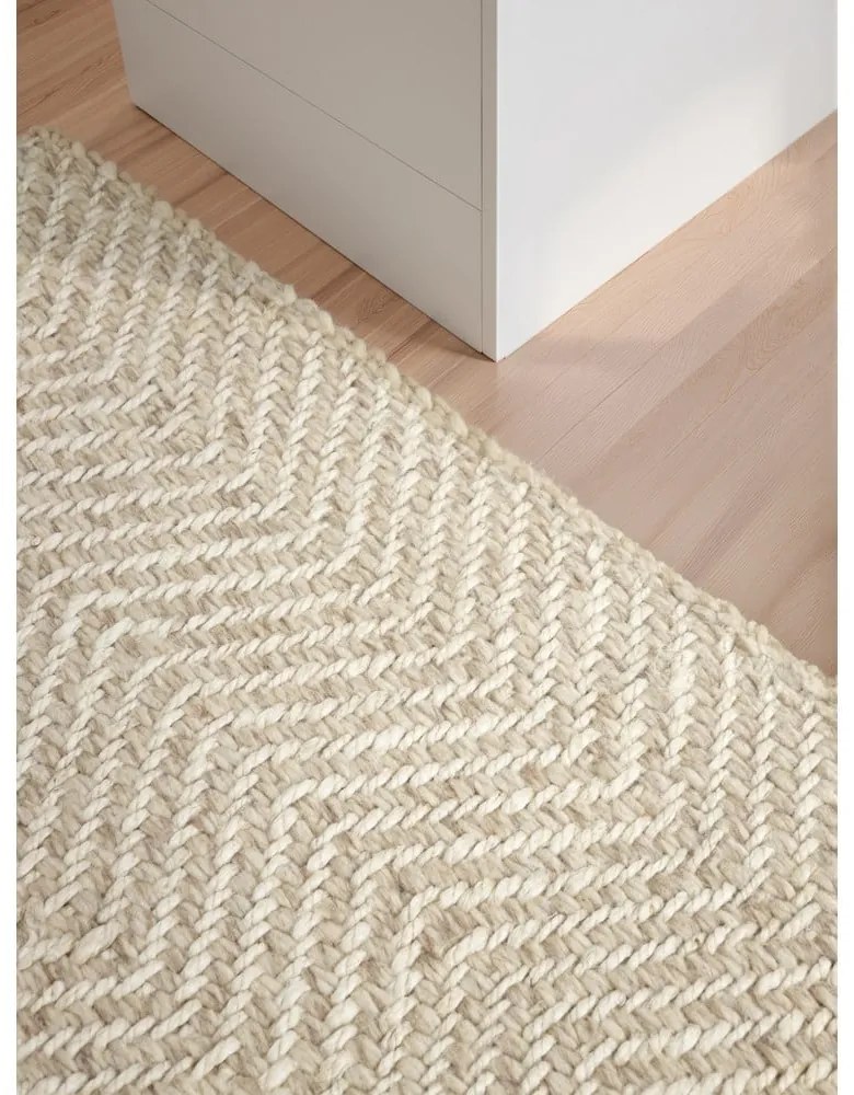 Covor crem-fildeș țesut manual din amestesc de lână 200x290 cm Majoli – Elle Decoration