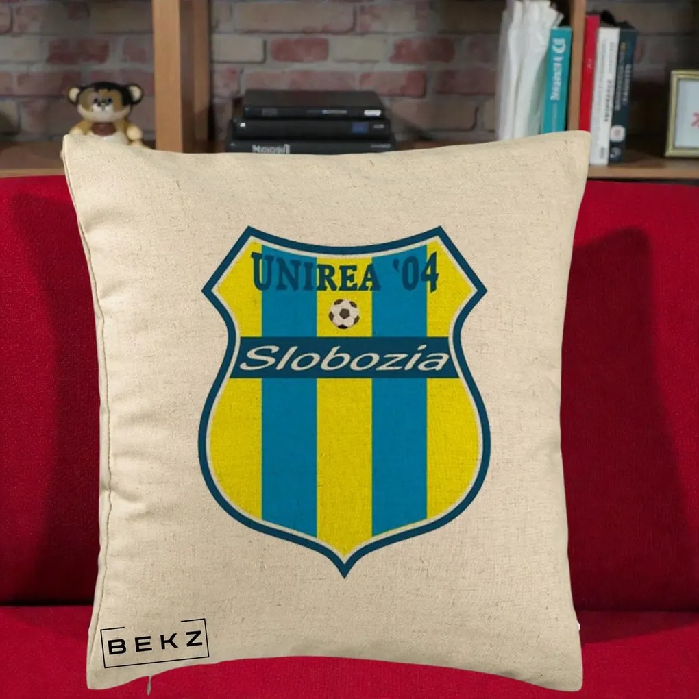 Perna Personalizata Unirea '04 Slobozia Fotbal, 40x40 cm, Bej, Husa Detasabila, Perna Inclusa, BEKZ®