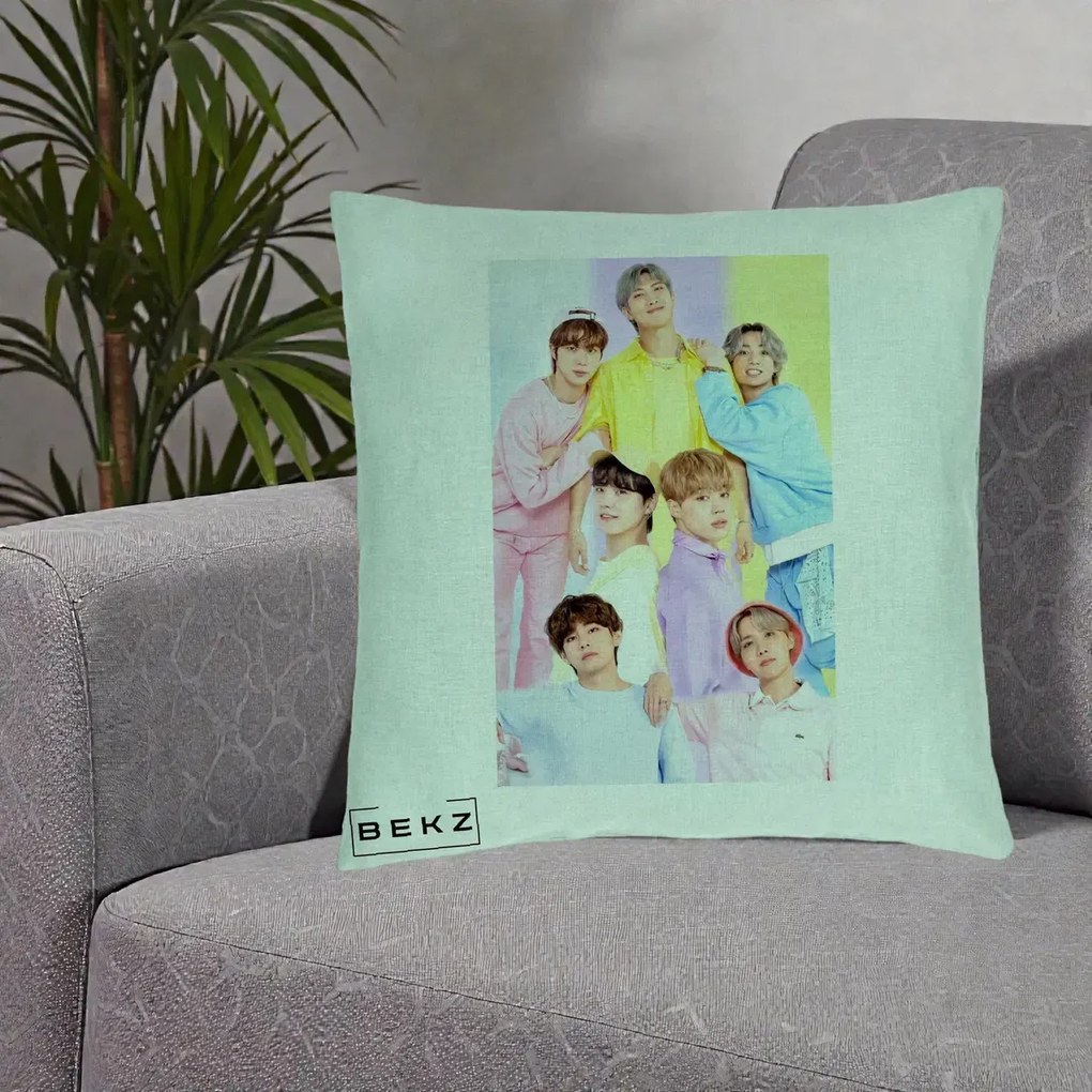Perna Personalizata K-pop BTS Foto Grup Pastel Colorat cu 7 Membrii, 40x40 cm, Verde Menta, Husa Detasabila, Perna Inclusa, BEKZ®