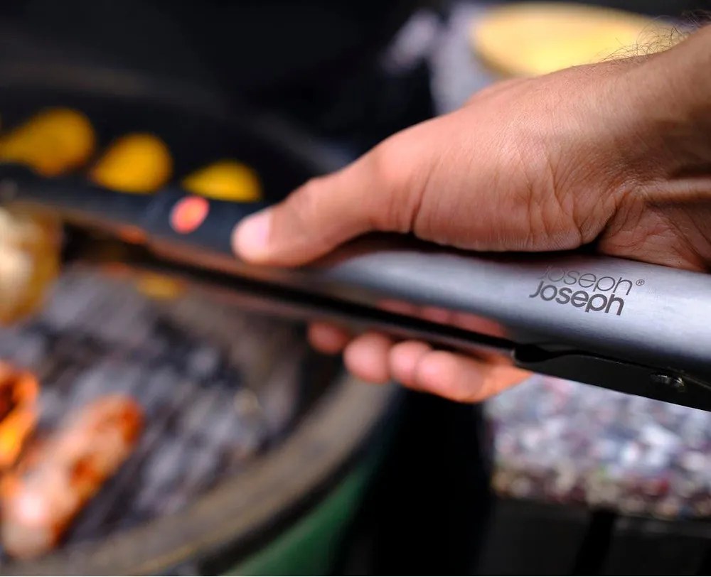 Unelte pentru grătar 4 buc. GrillOut – Joseph Joseph