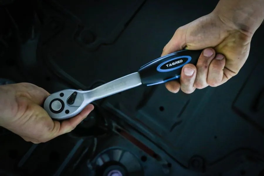 Cărucior de atelier cu scule, 251 piese TA212