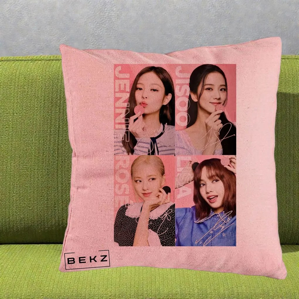 Perna Personalizata K-pop BLACKPINK Colaj 4 Portrete cu Semnature, 40x40 cm, Roz, Husa Detasabila, Perna Inclusa, BEKZ®