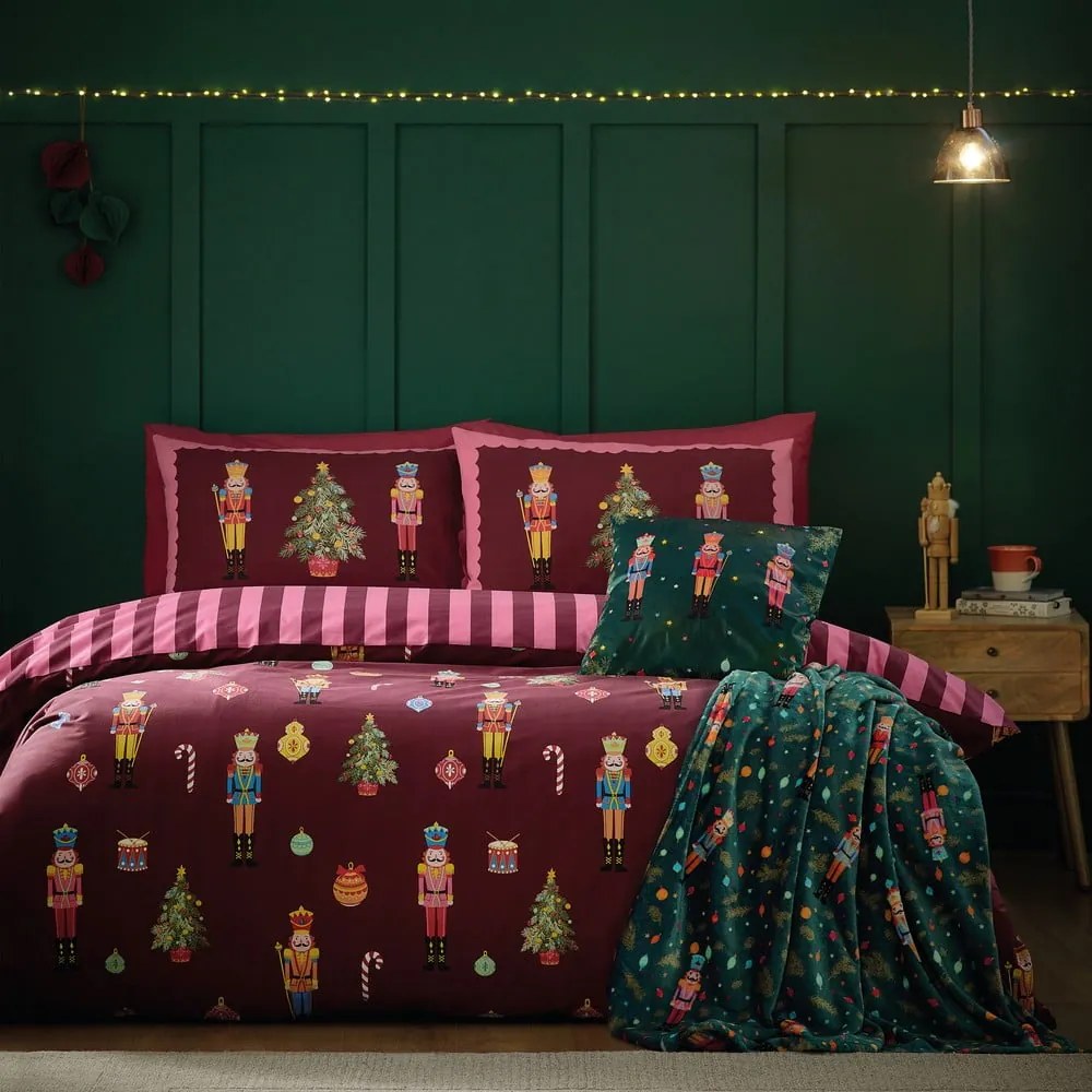 Lenjerie de pat roz-mov pentru pat dublu, extinsă 230x220 cm Nutcracker Stripe – Catherine Lansfield