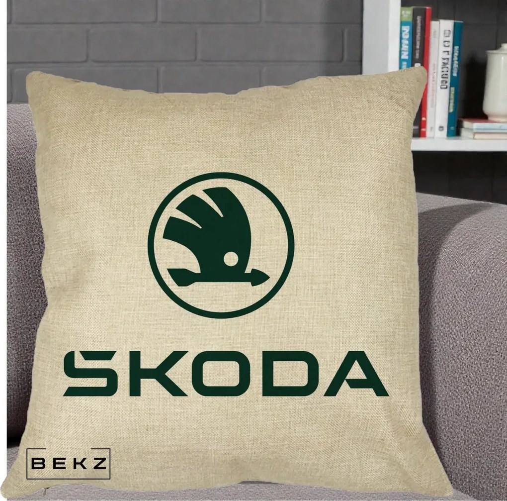Perna Personalizata cu emblema Skoda, 40x40 cm, Crem, Husa Detasabila, Perna Inclusa, BEKZ®