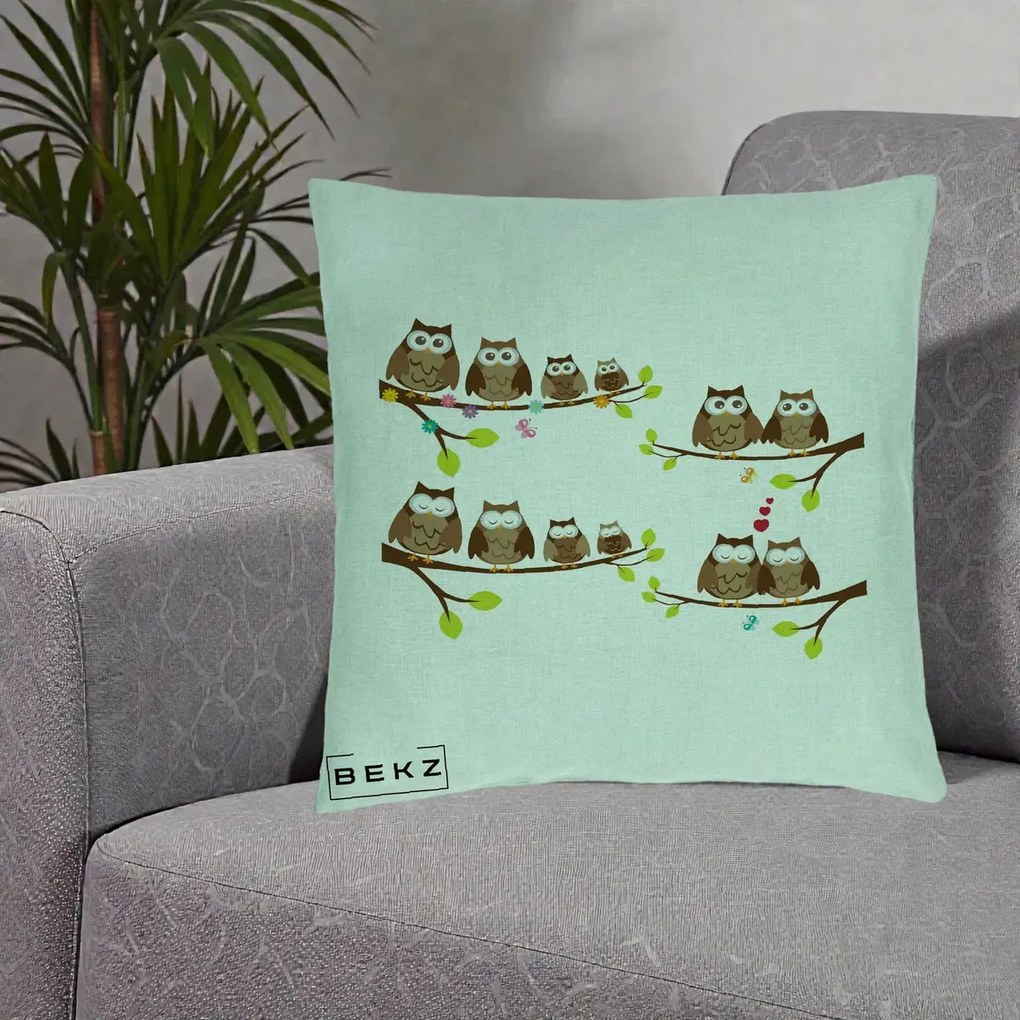 Perna Decorativa Familie de Bufnite pe Ramuri, 40x40 cm, Verde Menta, Husa Detasabila, Perna Inclusa, BEKZ®