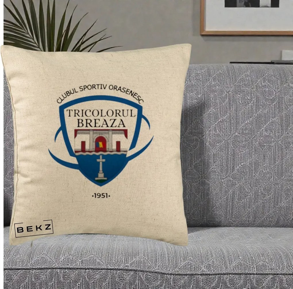 Perna Personalizata CSO Tricolorul Breaza 1951, 40x40 cm, Bej, Husa Detasabila, Perna Inclusa, BEKZ®