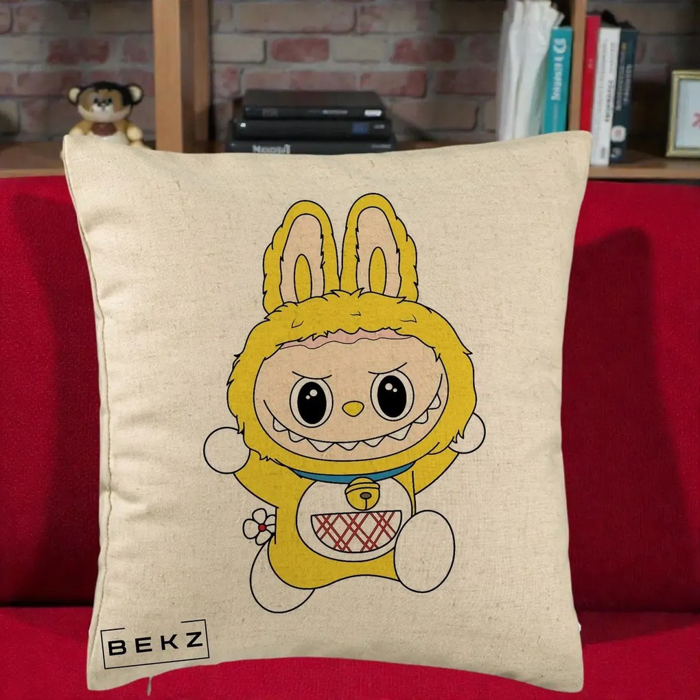 Perna Personalizata Labubu Galben Doraemon, 40x40 cm, Bej, Husa Detasabila, Perna Inclusa, BEKZ®