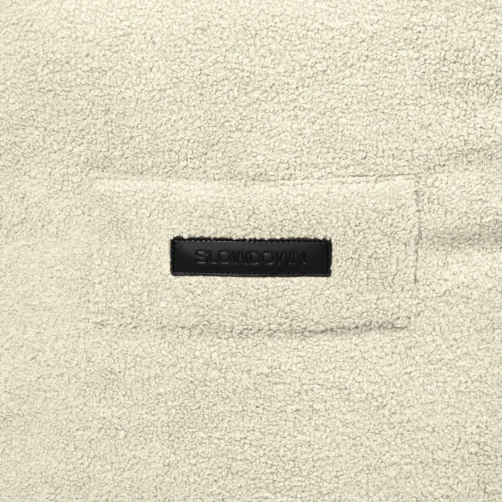 Fotoliu bean bag gri deschis cu tapițerie din țesătură bouclé Snug Long 140 – SLOWDOWN