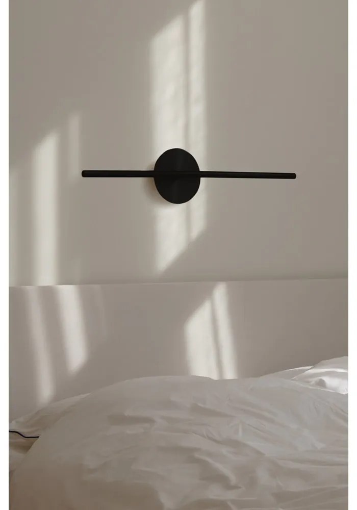 Aplică de perete neagră LED cu intensitate reglabilă din metal Omni Wall – UMAGE