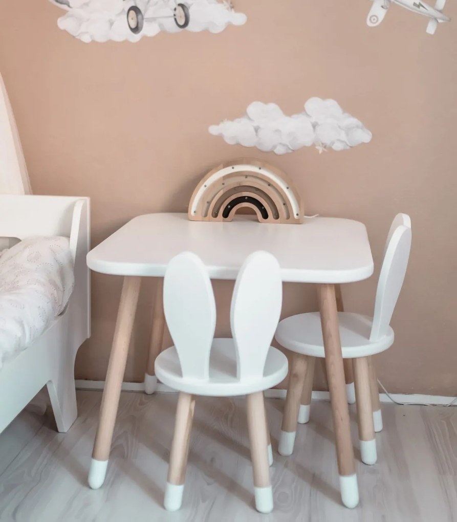 Set masuta patrata alba si 2 scaunele iepuras albe