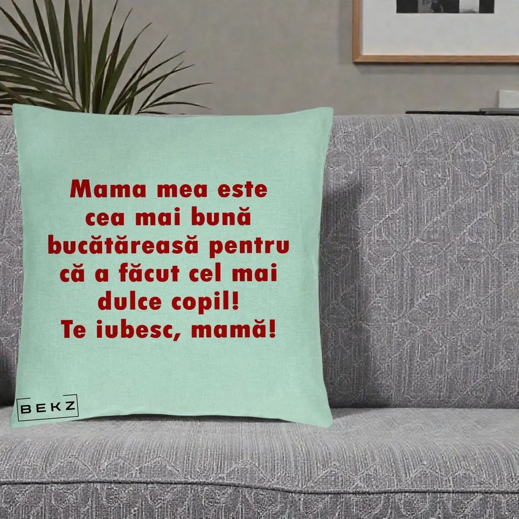 Cadou pentru Mama - Perna Personalizata Mama cea Mai Buna Bucatareasa, 40x40 cm, Verde Menta, Husa Detasabila, Perna Inclusa, BEKZ®