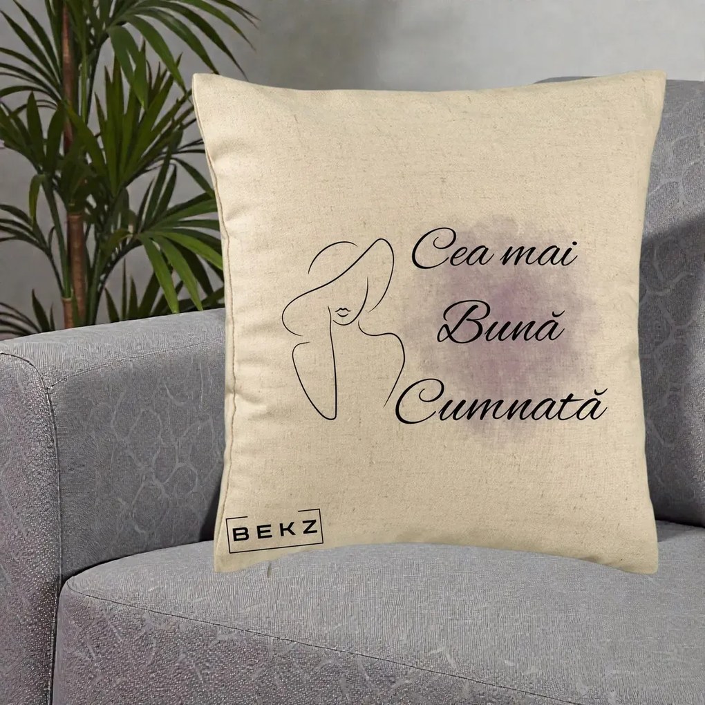Cadou pentru Cumnata - Perna Personalizata Cea mai Buna Cumnata cu Silueta Dama si Pete Violet, 40x40 cm, Bej, Husa Detasabila, Perna Inclusa, BEKZ®