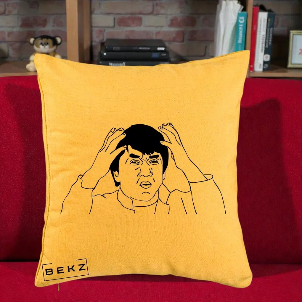 Perna Decorativa Jackie Chan WTF, 40x40 cm, Galben, Husa Detasabila, Perna Inclusa, BEKZ®
