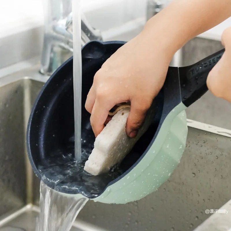 Cratita BUYDEEM CP141, 1.8 l, Capac din sticla, Aluminiu turnat, Fara PFOA, Acoperire antiaderenta, Galben