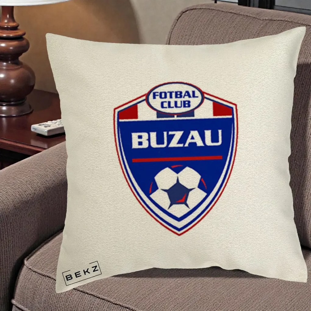 Perna Personalizata FC Buzau Fotbal, 40x40 cm, Ecru, Husa Detasabila, Perna Inclusa, BEKZ®