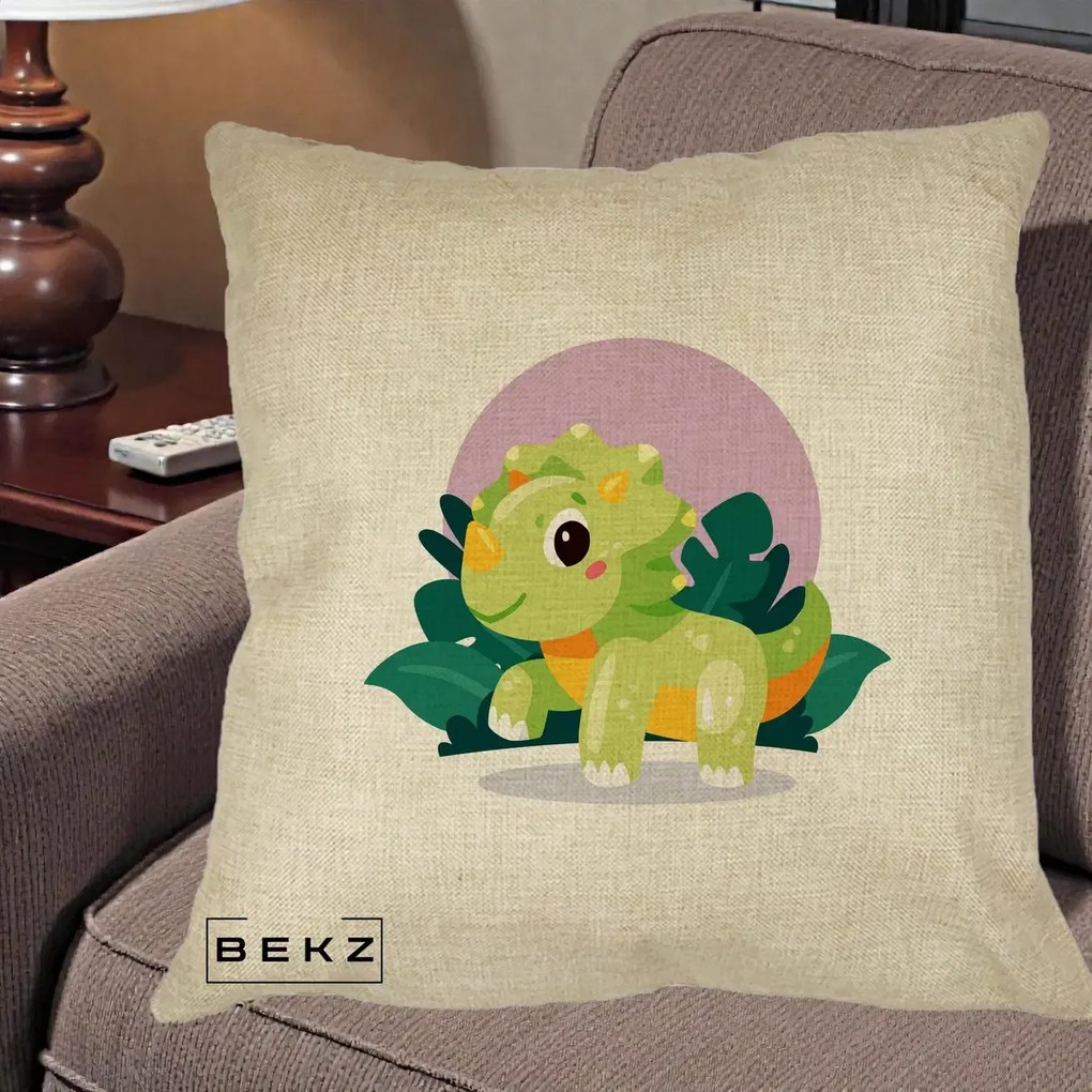 Perna Decorativa Triceratops Kawaii Verde, 40x40 cm, Crem, Husa Detasabila, Perna Inclusa, BEKZ®