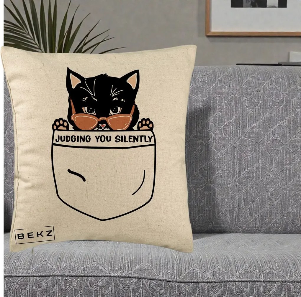 Perna Decorativa Judging You Silently Pisica Buzunar, 40x40 cm, Bej, Husa Detasabila, Perna Inclusa, BEKZ®
