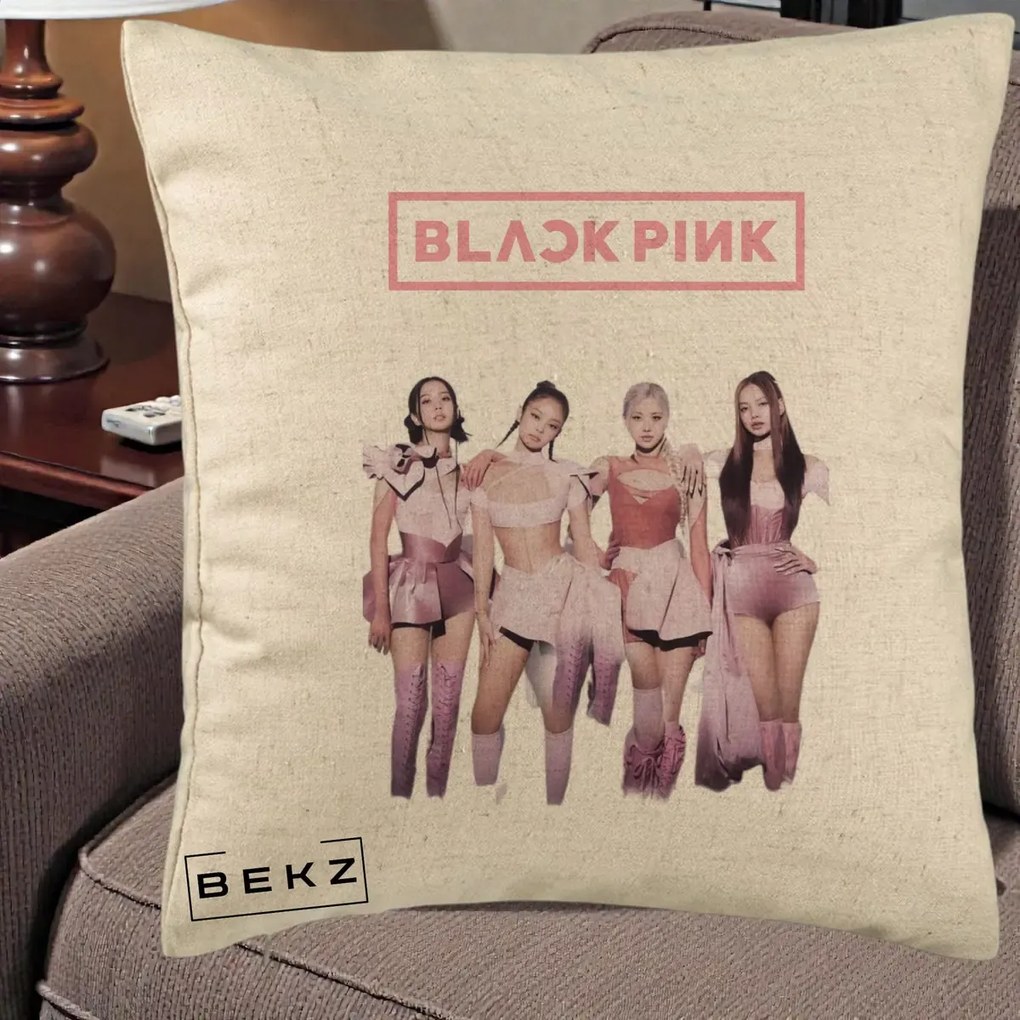 Perna Personalizata K-pop BLACKPINK Fotografie Grup Tinute Roz, 40x40 cm, Bej, Husa Detasabila, Perna Inclusa, BEKZ®