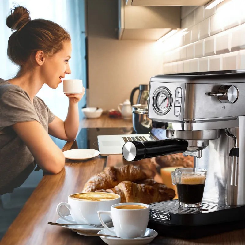 Espressor manual Ariete ESPRESSO METAL SLIM 1381/10, 1300W, 15 bar, 1.1 L, Manometru, Cafea macinata si doze ESE,  Inox