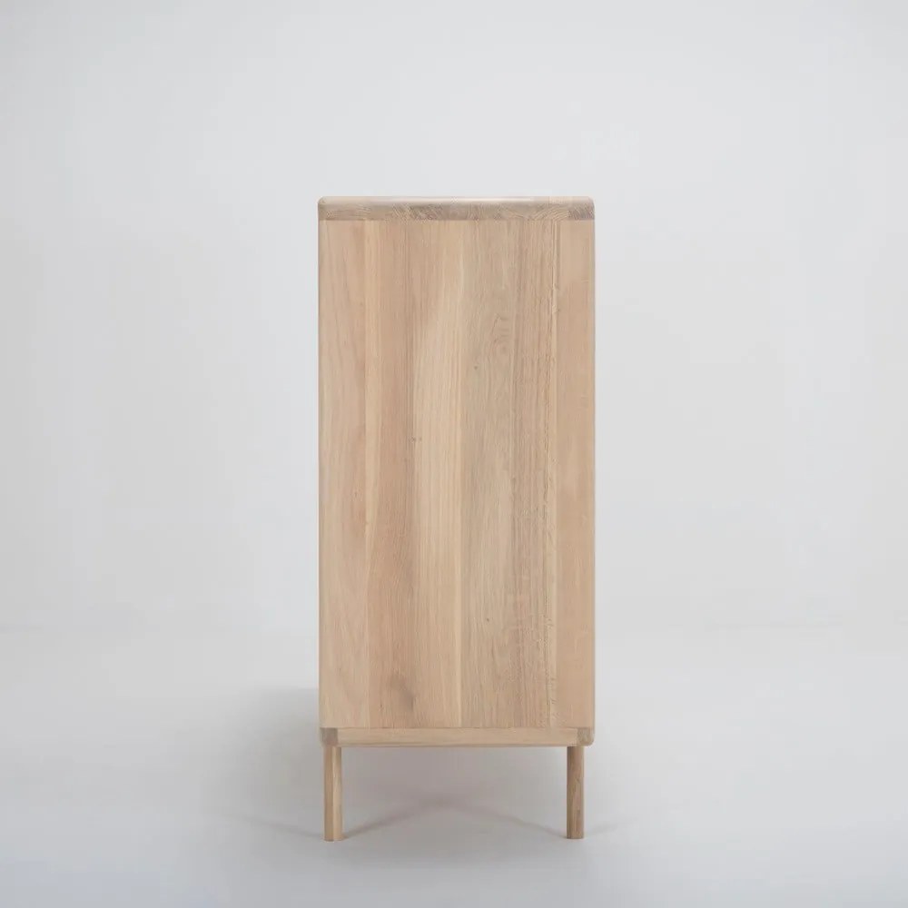 Comodă din lemn masiv de stejar cu 3 sertare Gazzda Fawn, lățime 180 cm