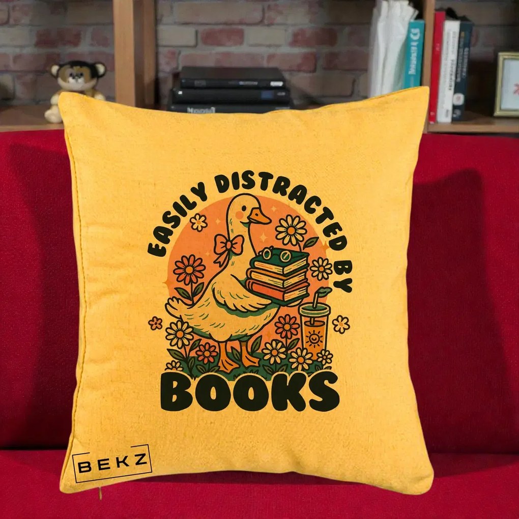 Perna Personalizata Easily Distracted by Books, 40x40 cm, Galben, Husa Detasabila, Perna Inclusa, BEKZ®