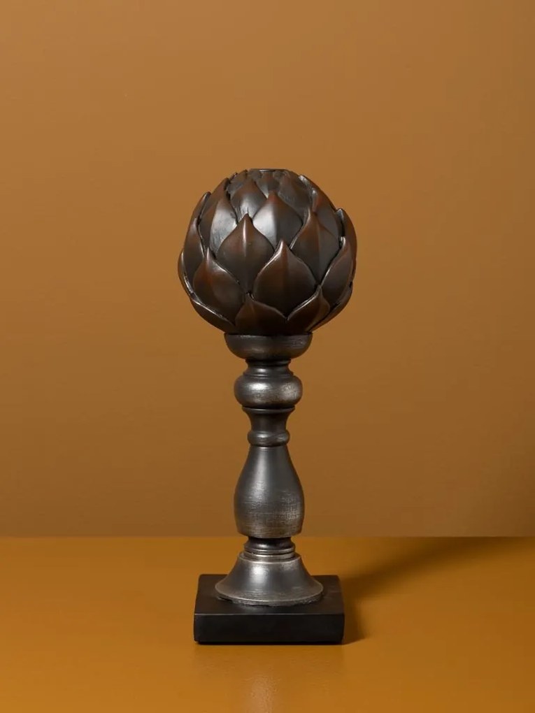 Sfeșnic din rășină cu glob decorativ în formă de anghinare sculptată, auriu-argintiu, finisaj patinat negru, 33.5×13 cm, „Artichoke"