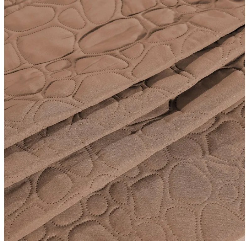Cearceaf de pat maro deschis cu model STONE Dimensiuni: 220 x 240 cm