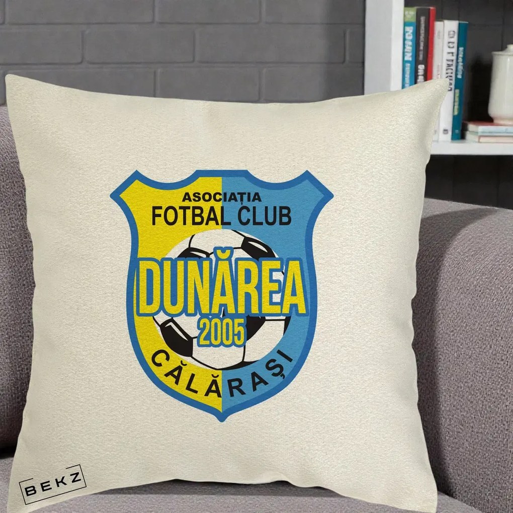 Perna Personalizata AFC Dunarea Calarasi 2005 Fotbal, 40x40 cm, Ecru, Husa Detasabila, Perna Inclusa, BEKZ®