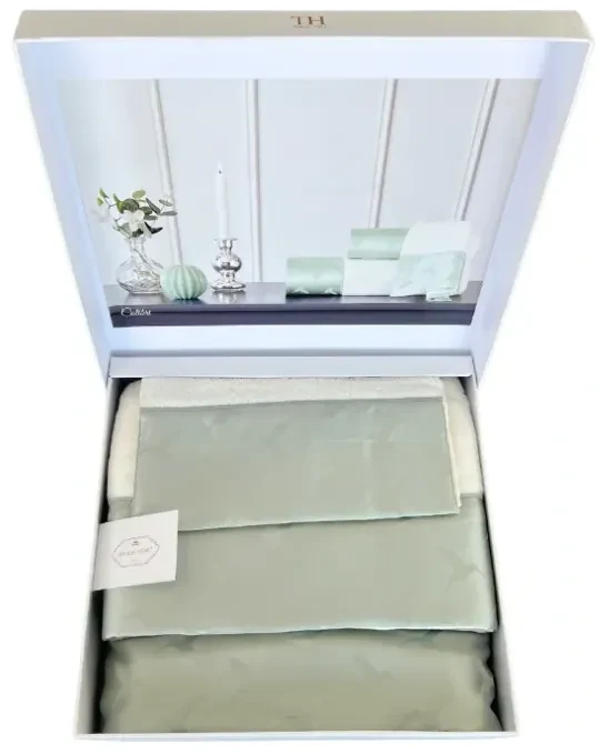 Set cadou de prosoape și prosop de corp COLIBRI, 3 buc Alb-broderie gri  / Grey embroidery Set (prosop mic 30x50cm, prosop 50x100cm, prosop de corp 75x150cm)