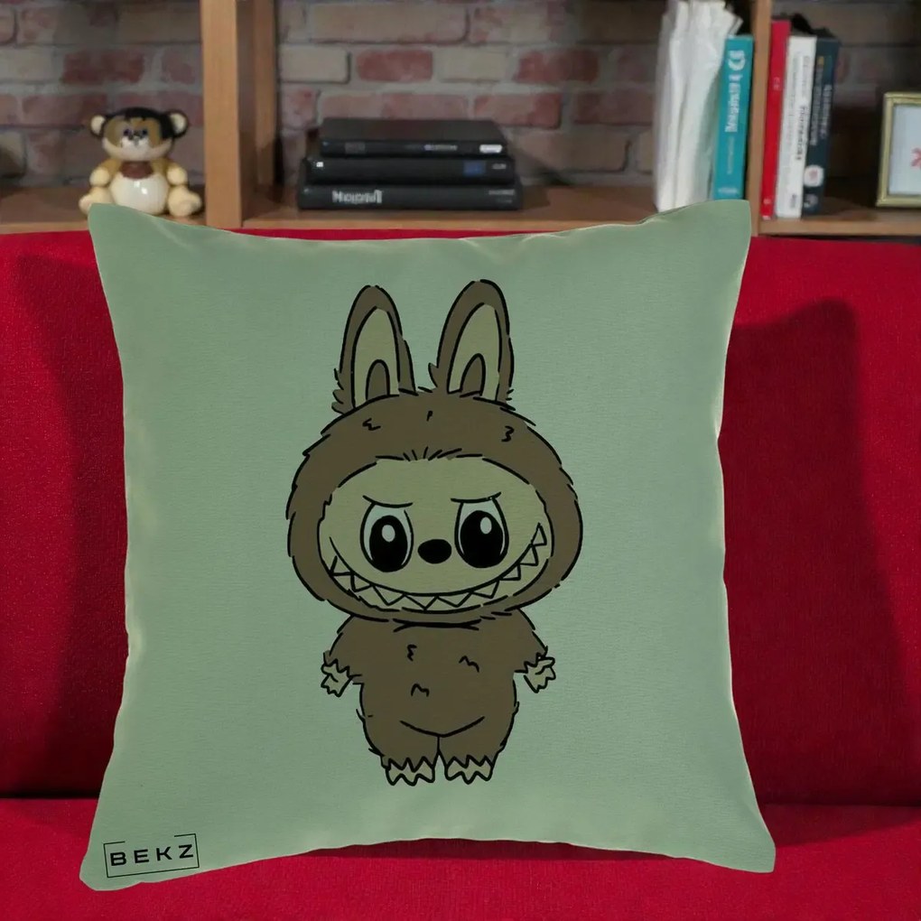 Perna Personalizata Labubu Maro Natural Solo, 40x40 cm, Verde, Husa Detasabila, Perna Inclusa, BEKZ®