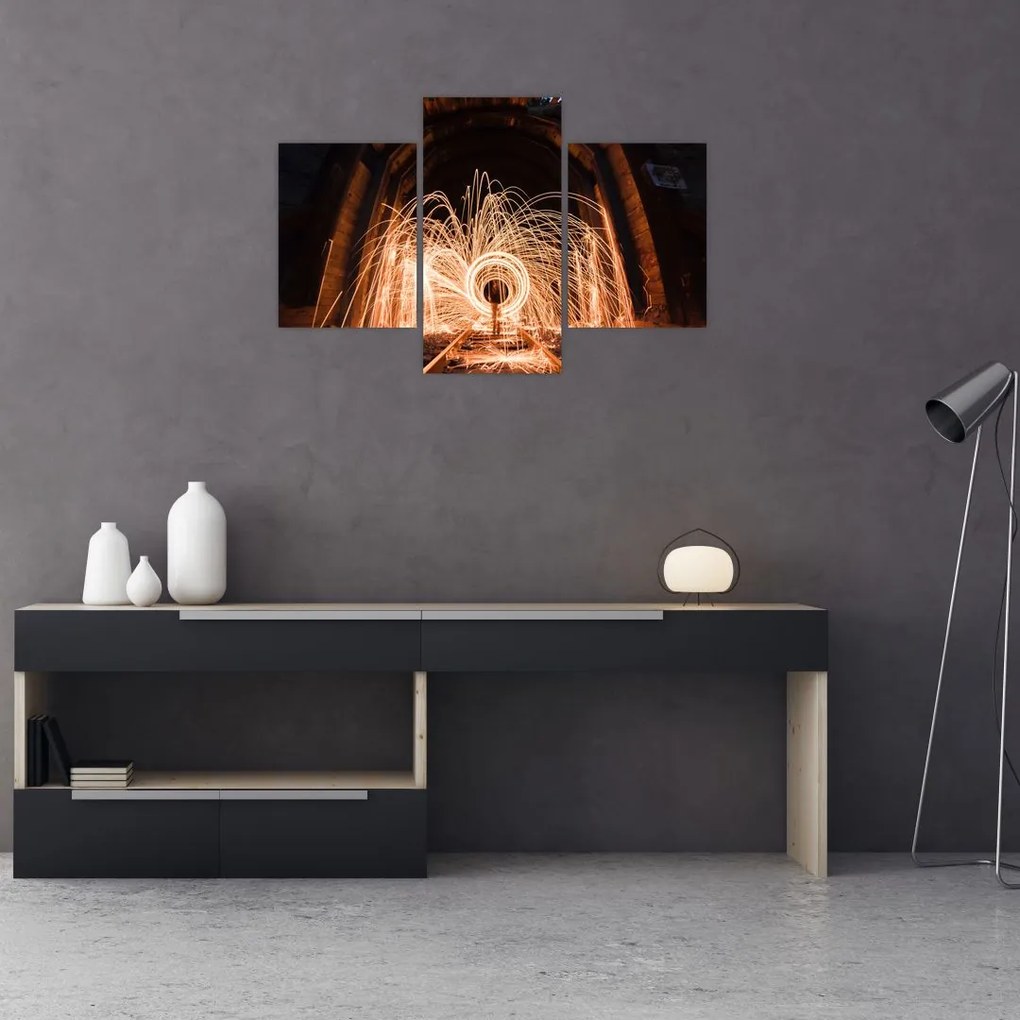 Tablou - Show de lumini deasupra șinelor (90x60 cm)