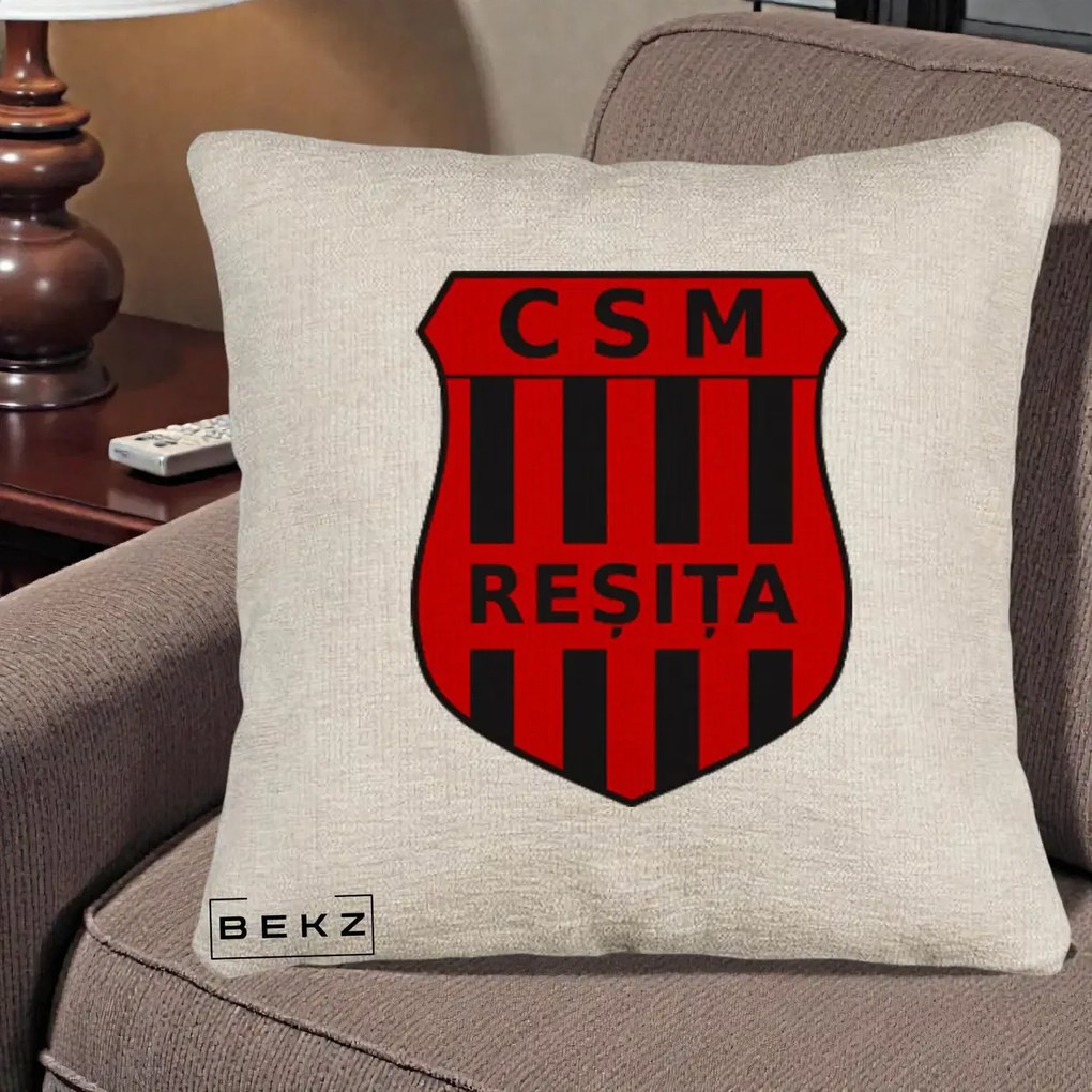 Perna Personalizata CSM Resita Fotbal, 40x40 cm, Bej Canapea, Husa Detasabila, Perna Inclusa, BEKZ®