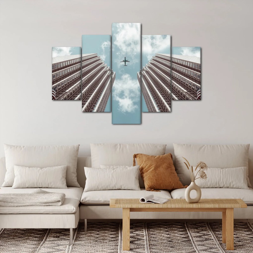 Tablou cuavion între clădiri (150x105 cm)