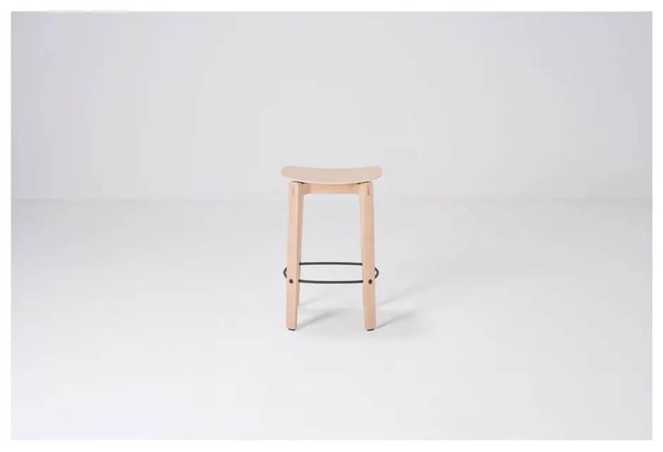 Scaun de bar în culoare naturală din lemn de stejar (înălțime șezut 65 cm) Nora – Gazzda