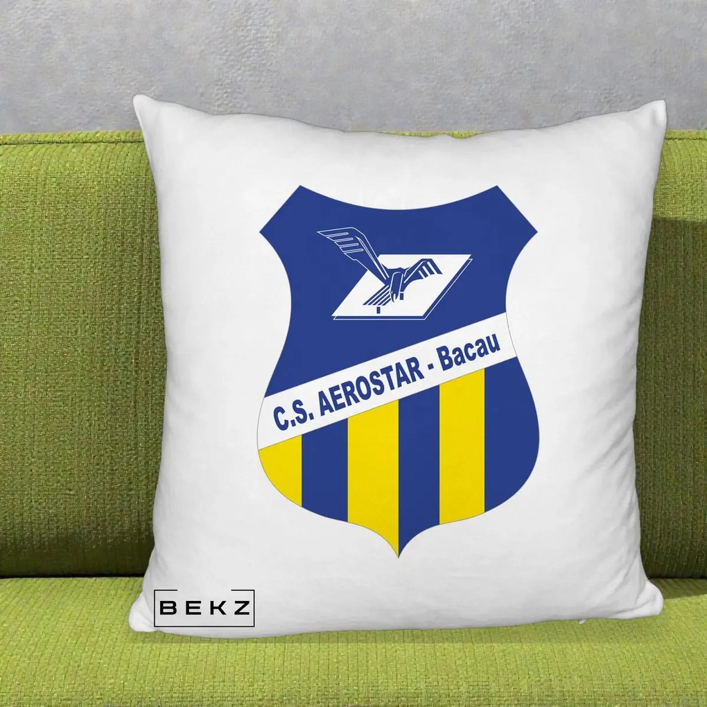 Perna Personalizata CS Aerostar Bacau Fotbal, 40x40 cm, Alb Pufos, Husa Detasabila, Perna Inclusa, BEKZ®